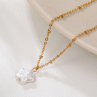 Collier pour femme en acier inoxydable avec chaîne, étoile baroque et perle d'eau douce – Design élégant, vente en gros, approvisionnement en vrac