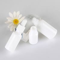 Flacon compte-gouttes en verre de porcelaine blanche vide durable de 100ml avec personnalisation à fond épais prise en charge