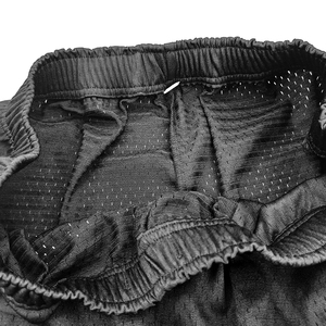 Shorts courts de maille de polyester de basket-ball, shorts de gymnase hommes shorts à séchage rapide personnalisés de polyester de formation de maille de 5 pouces - Product Image 5