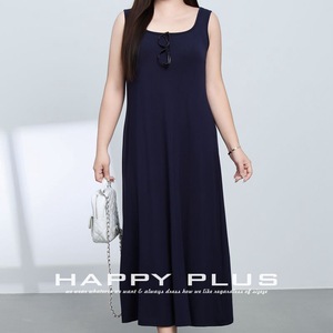 เดรสยาวทรงเอไลน์แขนกุดสำหรับผู้หญิง รุ่น Runqi สีดำ ไซส์พลัส ความยาวคลุมเท้า ดีไซน์เรียบง่าย สีพื้น คอวี - Product Image 4