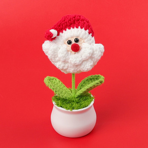 Nuevo Adorno Navideño de Ganchillo Hecho a Mano, Mini Maceta de Lana con Flores, Adornos de Coche de Papá Noel Terminados para Suministros Festivos - Product Image 5