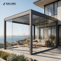 Pergola en aluminium sur mesure pour les constructeurs et les entrepreneurs, avec toit à persiennes, idéale pour les cours d'hôtels, résistante aux intempéries et offrant une protection contre le soleil.
