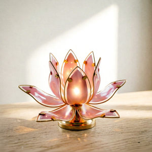 Lámpara de Mesa de Lujo con Flor de Loto Rosa, 25 cm de Altura, Marco de Metal Dorado, Pantalla de Vidrio, LED, Lámpara Decorativa de Noche para Dormitorio - Product Image 1