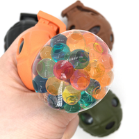 Vente chaude 3D Libération Soulagement Du Stress Jouet Ventes Directes En Caoutchouc Souple Sécurité Squeeze Grenade Boule De Raisin pour Enfants