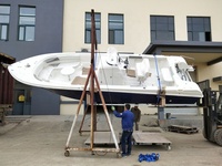 Bateau de pêche à console centrale en fibre de verre de 27 pieds à vendre