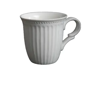 Taza mate Taza de café de cerámica en relieve Se puede personalizar Logo y soporte de color Logotipo personalizado Oem