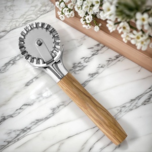 Casa naturale legno di ulivo e acciaio inox rotella tagliapasta scanalato Pasta Pasta taglierina - Product Image 4
