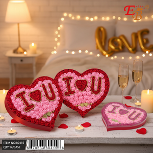กล่องใสขนาด 15x14 นิ้ว ลาย I Love You พร้อมดอกกุหลาบ 14 ดอก/กล่อง สำหรับวันวาเลนไทน์ - Product Image 3