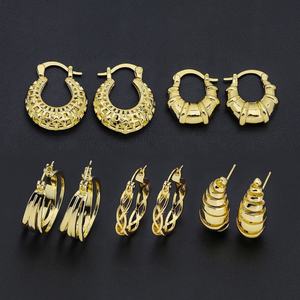 Boucles d'oreilles clous Huggie Jxx en laiton plaqué or 24 carats, motif pompon épais, style classique, dernière mode pour femmes, vente en gros - Product Image 1