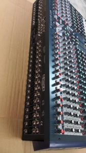 Consola Mezcladora de Audio Profesional de Metal LX9 de 16/24/32 Canales con Entradas XLR, Salida Estéreo y Efectos Integrados para Uso en Escenario - Product Image 3