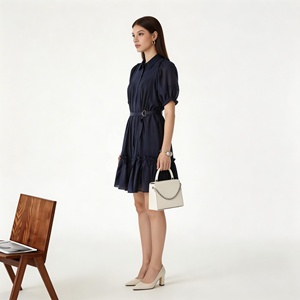 Abito chemisier blu navy da donna con cintura, maniche a sbuffo, pieghe frontali e orlo arricciato, elegante mini abito da ufficio - Product Image 4