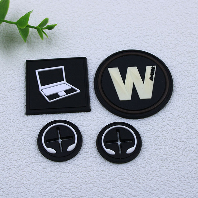 High Quality Round Earphone Port Pvc Rubber Patch Custom Embossed 3D logo Silicone Patches for Garment Hat Cap