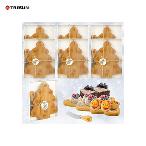 Tabla de cortar de bambú con diseño de árbol de Navidad, tabla decorativa tallada para servir, tabla de madera para queso y charcutería, para cortar alimentos. - Product Image 2