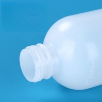 Bouteille à presser graduée semi-transparente en plastique HDPE pour l'emballage de jus, de produits chimiques et de liquides, bouteilles de distribution en plastique