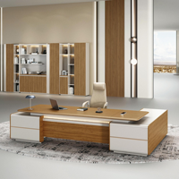 Bureau de direction moderne en forme de L, table de patron de luxe en bois avec grand meuble latéral pour projet commercial