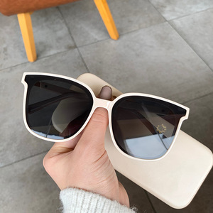 Lunettes de soleil carrées W Studio unisexes UV400, monture grise, verres en acétate, type 3, lunettes de soleil style streetwear - Product Image 4