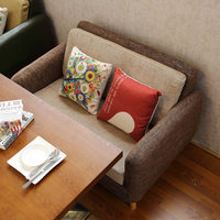 Ensembles de tables et chaises personnalisés pour la restauration commerciale et les salons de café