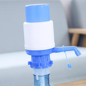 Pompe à eau portable manuelle en plastique pour usage domestique, taille moyenne, arrêt à un bouton, facile à utiliser - Product Image 5