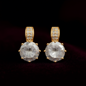 Orecchini a lobo classici in oro 18 carati con cristalli rotondi incastonati a griffe per donna, gioielli da matrimonio - Product Image 2