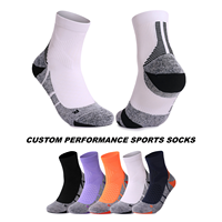 Chaussettes de sport professionnelles OEM personnalisées de haute qualité, chaussettes athlétiques Coolmax absorbant la transpiration avec coussinets en tissu éponge pour la course à pied