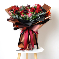 Papier d'emballage métallisé imperméable de style Bouquet de pulpe professionnelle emballage cadeau de fleur en gros stockage de carton non couché
