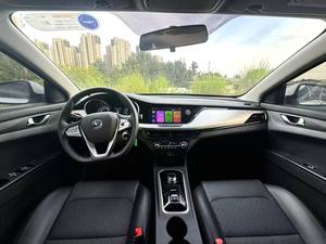 Effizientes Fahrdienstfahrzeug 2022 Changan Eado EV 53,6kWh Batterie Automatik Klimaanlage R16 Dunkel Automatikgetriebe für Taxi-Flotte - Product Image 4