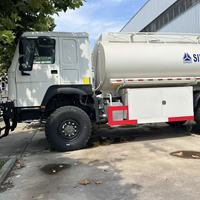 Camion-citerne SINOTRUK HOWO 6X4 12 CBM, 290HP, cabine avec climatisation, réservoir en acier au carbone pour la livraison de diesel et d'essence