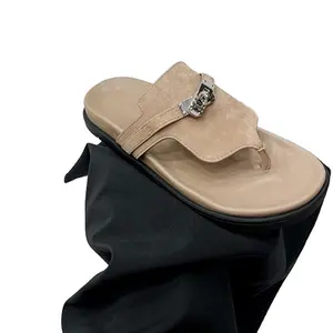 Sandalias informales de cuero con suela plana para mujer, zapatos de verano, calzado de playa, color negro, versión coreana, novedad de 2023
