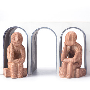 Ornamento Decorativo Moderno in Legno, Figura Astratta in Posizione Seduta Pensierosa per Ufficio o Casa - Product Image 4