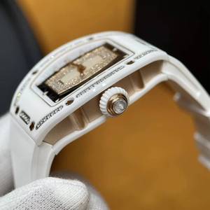 Collection 0701 Montre mécanique de luxe pour femme, style baril de vin, entièrement sertie de diamants, cadran Beimu naturel, pour banquets - Product Image 3