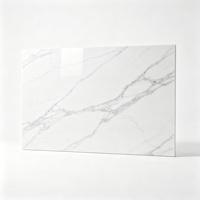Dalle italienne polie en pierre frittée de marbre blanc de Carrare 6 mm, 1200x2700 mm