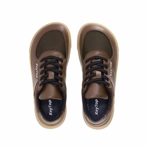 Chaussures minimalistes blanches personnalisées avec logo, pour femmes, antidérapantes, idéales pour le sport et les activités formelles, style pieds nus - Product Image 1