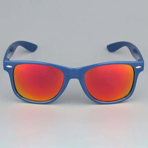 Lunettes de soleil de sport polarisées UV400 personnalisées avec logo de marque 2026 pour la course à pied et le VTT - Product Image 1