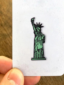 Estatua americana de la <span class=keywords><strong>libertad</strong></span> dejando dama broche Pin solapa Metal pines broches insignias exquisito esmalte Pin - Product Image 4
