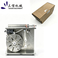 Petite machine d'étiquetage semi-automatique pour les coins des boîtes en carton