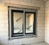 Fenêtre coulissante horizontale en PVC-U, profil Conch, avec doublure en acier intégrée pour installation murale extérieure