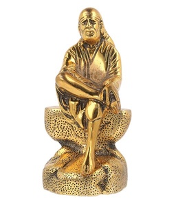 Figurine de Sagesse assise en laiton, Décoration d'intérieur traditionnelle, Ornement de table, Pièce d'art pour salon, Conception durable - Product Image 1