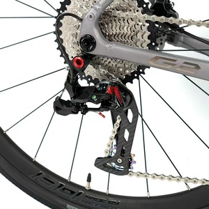 Bicicletta Gravel Pro Leggera in AL6061 con Forcella in Fibra di Carbonio ad Alto Modulo e Cavi Interni per Corse su <span class=keywords><strong>Strada</strong></span> e Gravel - Product Image 4