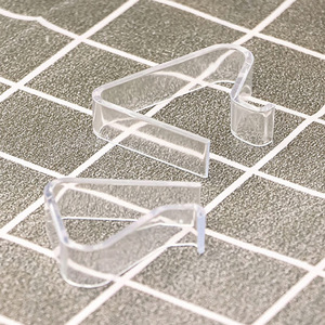 Clips de nappe en plastique transparent antidérapants pour usage domestique, supports de nappe pour table basse, paquet de 4 - Product Image 1