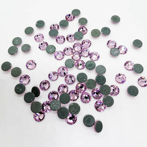 Diamantes <span class=keywords><strong>de</strong></span> imitación <span class=keywords><strong>de</strong></span> fijación en caliente sueltos redondos con parte posterior plana <span class=keywords><strong>de</strong></span> alta calidad con cuentas <span class=keywords><strong>de</strong></span> vidrio <span class=keywords><strong>de</strong></span> <span class=keywords><strong>pegamento</strong></span> intensivo para bolsos <span class=keywords><strong>de</strong></span> zapatos arte <span class=keywords><strong>de</strong></span> <span class=keywords><strong>uñas</strong></span> ecológico - Product Image 4