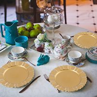 Assiettes de présentation personnalisées 13 pouces en acrylique transparent, dorées, noires, à motifs floraux, vente en gros, assiettes de présentation en plastique argenté pour mariage