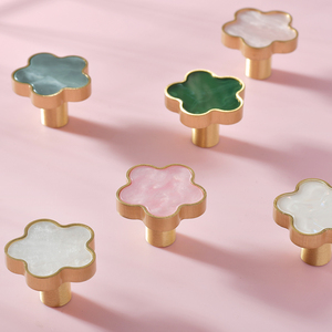 Kleurrijk Hars Bloemkast Knop Zinklegering Lade Trekhandvat Voor Dressoir Garderobe Meubelknoppen In Schattige Moderne Stijl - Product Image 1