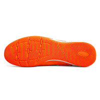 SAIFEINU échantillon gratuit match d'entraînement chaussures de football microfibre EVA semelle extérieure en caoutchouc chaussures de futsal personnalisées bottes de futsal