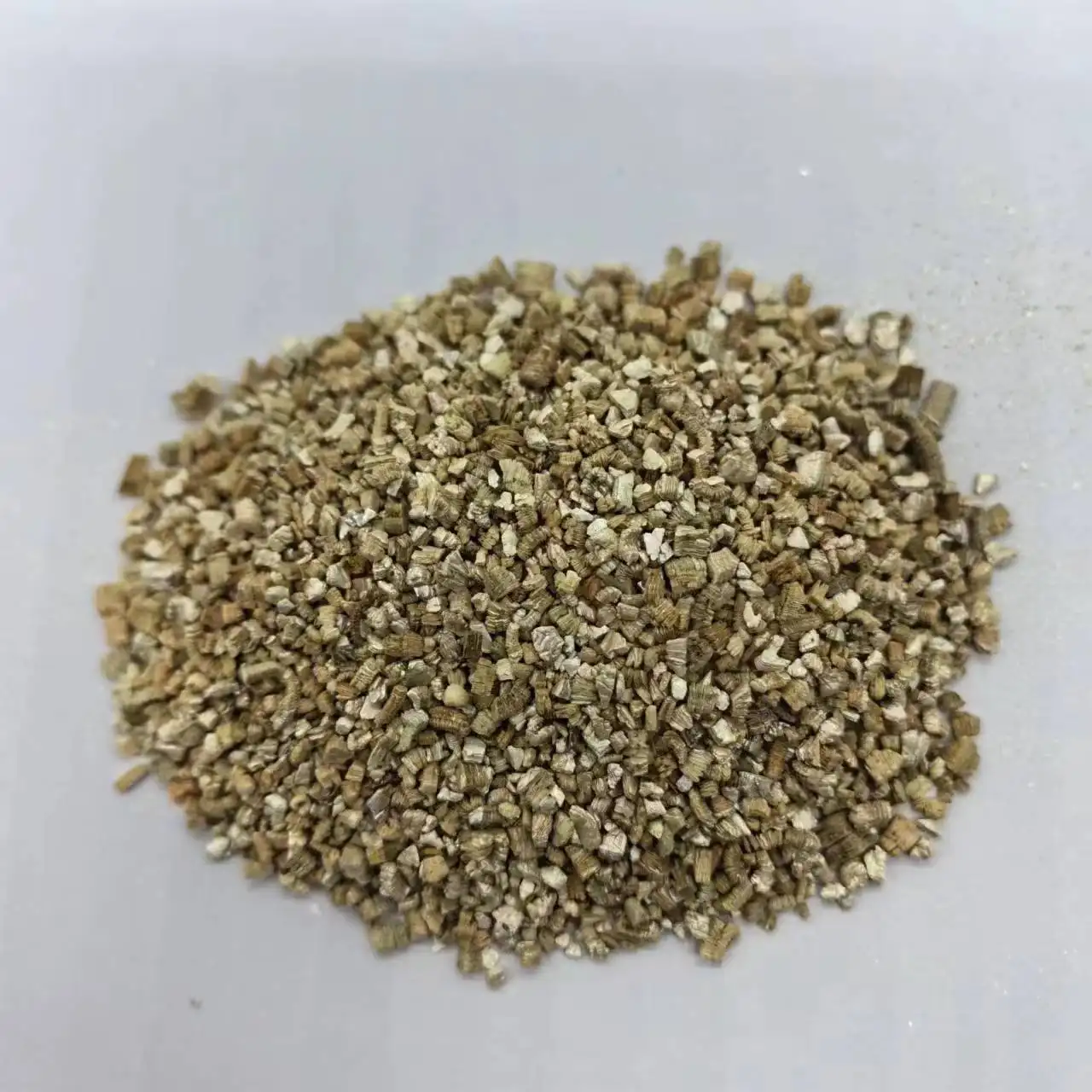 Hot sale scented Adsorbent materials vermiculite wholesale vermiculite soil vermiculite for friction paticle