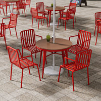 Ensemble table et chaises de jardin en acier inoxydable avec parasol coloré pour les cafés, salons de thé, boutiques de desserts et espaces de loisirs en cour