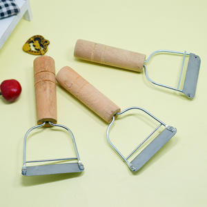 Pelador con mango de madera, pelador de tracción recta, pelador de frutas, pelador afilado, pelador de patatas y melones - Product Image 4