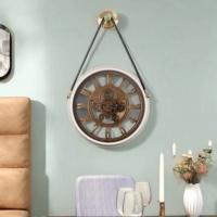 Jam Dinding Gaya Eropa Armens dengan Jarum Logam Gantung, Quartz Senyap, Desain Antik untuk Dekorasi Kamar Tidur Rumah.