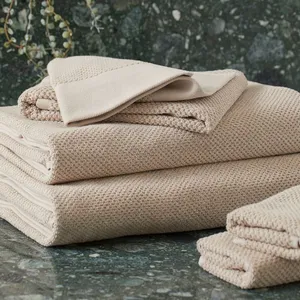 Asciugamano assorbente eccellente di vendita caldo della stazione termale 70*140 asciugamano dello strato di bagno del cotone egiziano 100% asciugamani di bagno del cotone