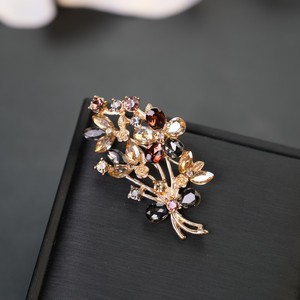 Broches unisexes en alliage de zinc plaqué or LEPAI avec cristaux pour mariage, fiançailles, cadeau - Vente en gros - Product Image 5