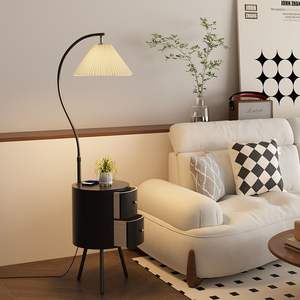 Lampadaire de style vintage avec table d'appoint de rangement pour salon et chambre à coucher, source de lumière LED, zone d'éclairage de 3 m - Product Image 2